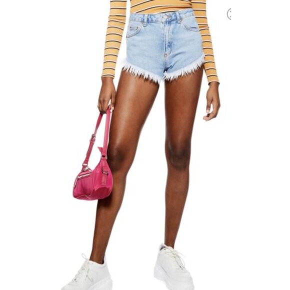 TopShop Distressed‎ Denim Shorts - Picture 3 of 7